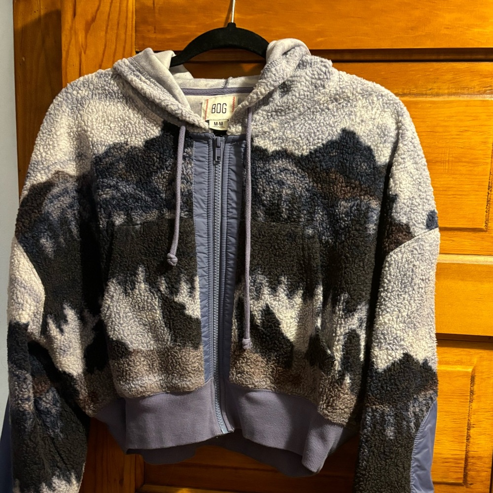 Urban outfitters (BDG) medium sweater. Only worn once!